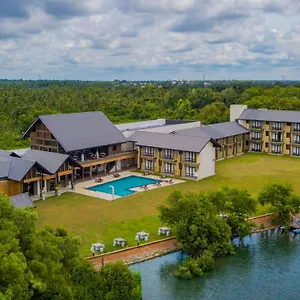 Отель Amora Lagoon Катунаяка
