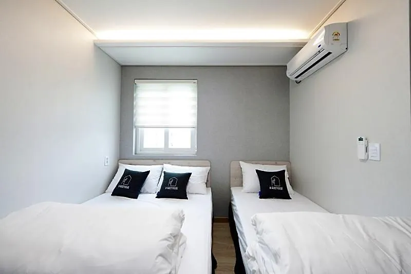 K-Guesthouse Premium Nampo 1 Busan 3*,